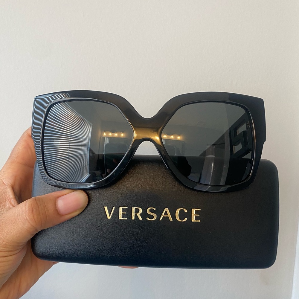 Versace SUNGLASSES 😎 (Authentic )